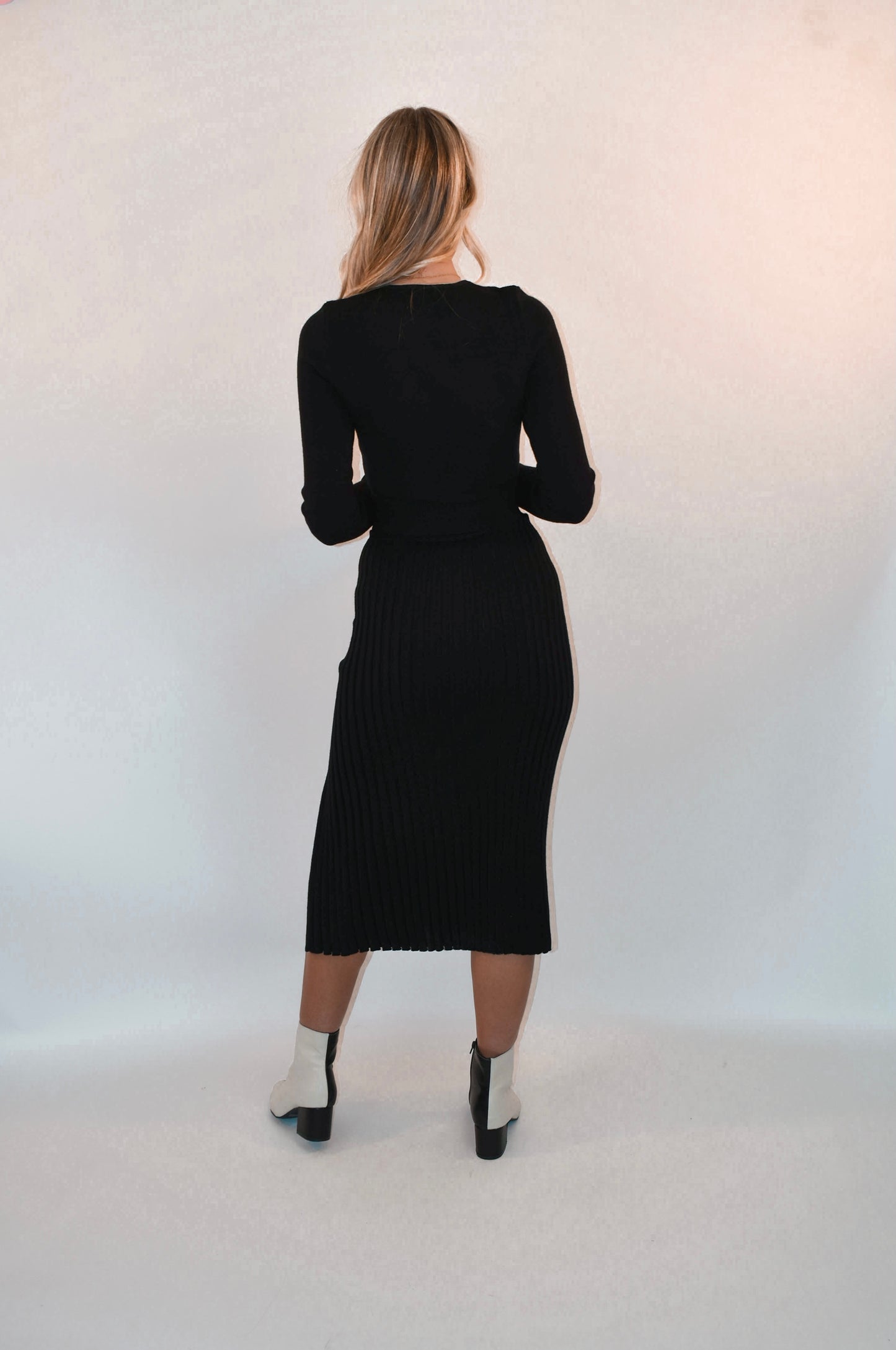 Pleated Sweater Skirt with Slit